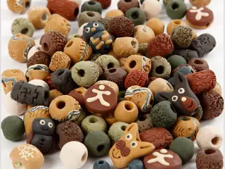 Håndlavede keramikperler, 300g, assorterede farver