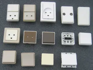 Div. brugte stikkontakter og afbrydere