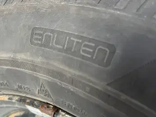 Vinterdæk på stålfælge. Har kun kørt 5000km. 