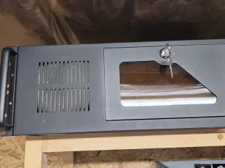 ATX 4U Kabinet til 19" rack