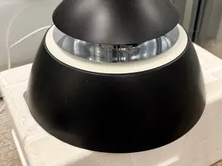 Belid lampe i sort 