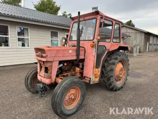 Traktor MF 20