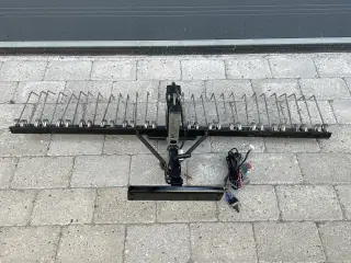 Gårdspladsrive m. Elløft