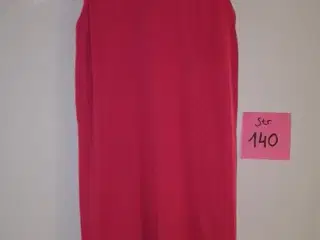 Pinkfarvet lårkort kjole i str 140