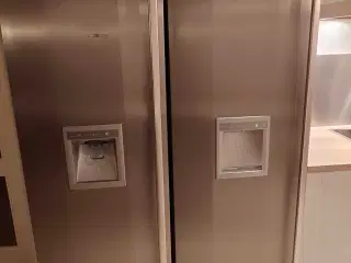 Køleskab og fryser. 2 seperate skabe 