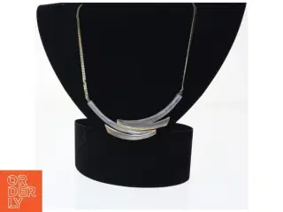 Sølvfarvet halskæde (str. 40 cm)