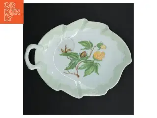 Porcelænsfad med blomstermotiv fra B&G (str. 24 x 18 cm)