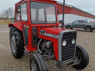 Massey Ferguson  240  Traktor