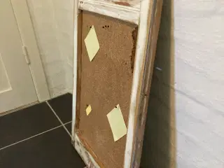 Flodt opslagstavle med patina