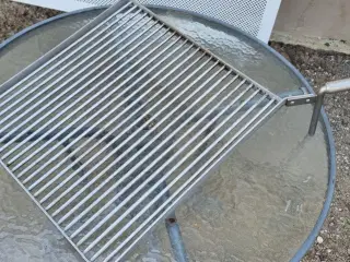 Bålgrill med rist og sideplader
