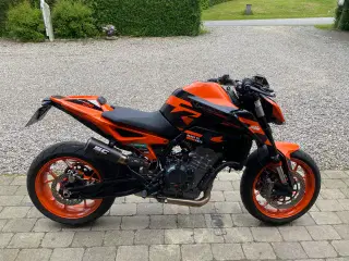 KTM 890 Duke GP (Scalpel)