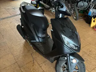VGA Street X scooter