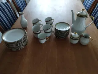  Kaffe og Spisestel i Kurfyrst .