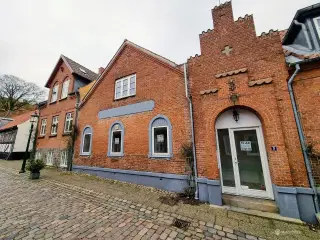 Flot momsfrit lokale i centrum - i alt 166 kvm