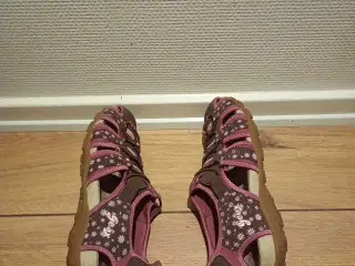 Damesandaler med elastik, GEOX, str. 40.