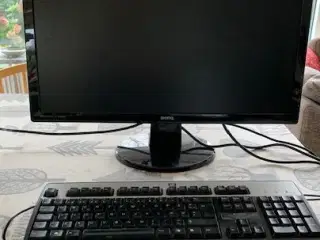 HP ProDesk i7, 16GB RAM, 1TB SSD + 27" skærm + lyd