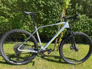 Orbea Alma M50 XL – Super velholdt carbon MTB 