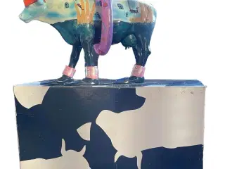 Lucy in the Sky - cow Parade