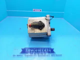 New Holland FX 38 Hydraulikmotor 84043509