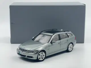 2005 BMW 330i Touring E91 - KYOSHO - 1:18