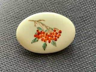 Håndmalet Porcelæns broche 