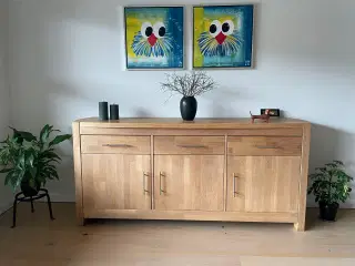 Skænk – massiv eg – sæbebehandlet