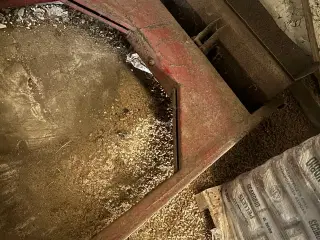 Skovl og læsserarme passende til mf165