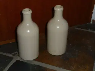 2 stentøjs dram flasker, M.K.M 0,5 L