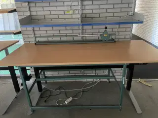 Pakkebord med hæve/sænke funktion