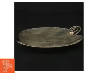 Dekorativ metal tallerken (str. Ø. 16 cm)