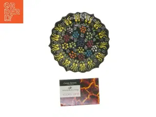 Dekorativ skål med sten (str. Ø 12,5 cm)