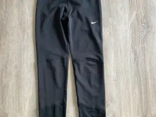 Nike Pro tights str. 158-170