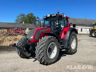 Traktor Valtra N142
