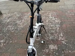Sammenklappelig El minicykel