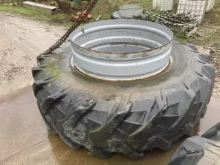 Pirelli 20.8 R38 Der medfølger 4 stk. Låse/arme