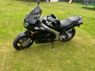 Vfr 750 f
