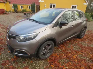 Renault Captur 1.5 CD Aut Årg 15. Nysynet