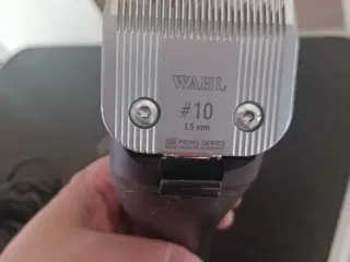 Trimmebord og WAHL Max 50 +.