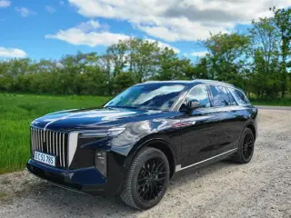 Hongqi E-HS9 99 Premium Black Edition