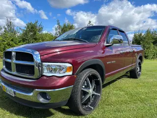 DODGE RAM 5,7 L V8 HEMI