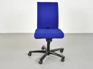Häg h04 4400 kontorstol med blåt polster og sort stel