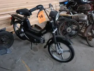 KNALLERT, Vespa