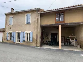 Landsbyhus i sydfrankrig. Se flere billeder.