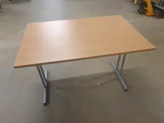 Bord / Sammenklappeligt bord