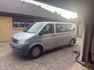 VW Shuttle 2,5 TDi 130 kort 8prs