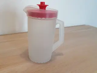 Tupperware flødekande med tætsluttet låg