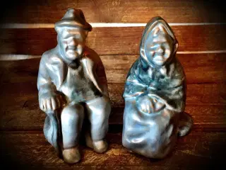 * Sødt gammelt par siddende på skamler - fra Dissi