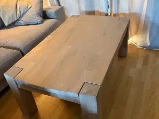 Sofabord i hvidolieret egetræ