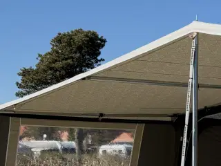 Isabella Atlas front solsejl G19.