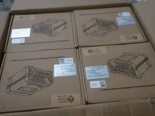 8 stk. chargecontroller GREEN ENERGY MPPT12/24-30D